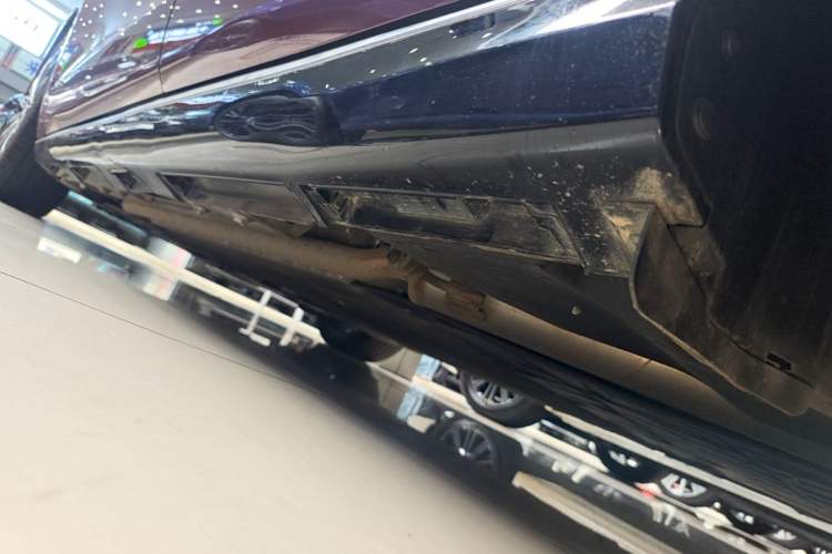 Used Chery Fengyun Fulwin A9L 2025 Model, Four-Wheel Drive High-Energy Peak Edition Left Side Sill