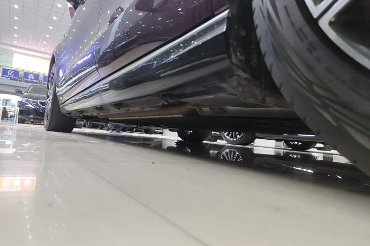 Used Chery Fengyun Fulwin A9L 2025 Model, Four-Wheel Drive High-Energy Peak Edition Left Side Sill