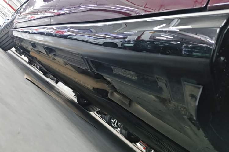 Used Chery Fengyun Fulwin A9L 2025 Model, Four-Wheel Drive High-Energy Peak Edition Left Side Sill