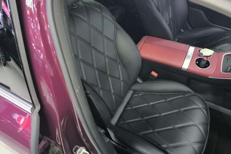 Used Chery Fengyun Fulwin A9L 2025 Model, Four-Wheel Drive High-Energy Peak Edition Right Front Seat
