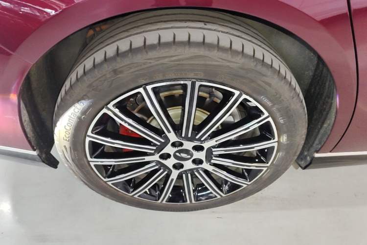 Used Chery Fengyun Fulwin A9L 2025 Model, Guanghui Four-Wheel Drive High-Energy Edition Right Rear Wheel Hub