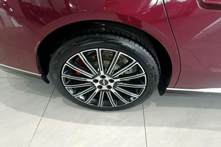 Used Chery Fengyun Fulwin A9L 2025 Model, Four-Wheel Drive High-Energy Peak Edition Right Rear Wheel Hub