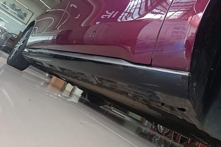 Used Chery Fengyun Fulwin A9L 2025 Model, Four-Wheel Drive High-Energy Peak Edition Right Side Sill