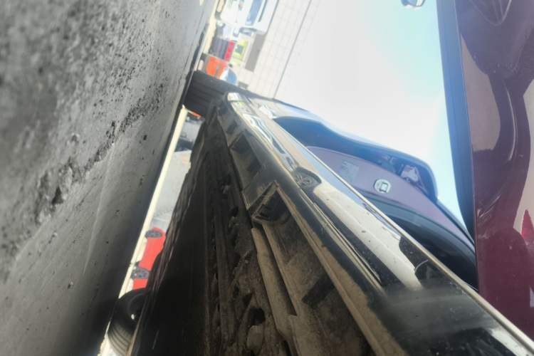Used Chery Fengyun Fulwin A9L 2025 Model, Four-Wheel Drive High-Energy Peak Edition Right Side Sill
