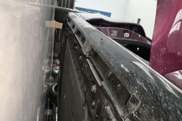 Used Chery Fengyun Fulwin A9L 2025 Model, Four-Wheel Drive High-Energy Peak Edition Right Side Sill