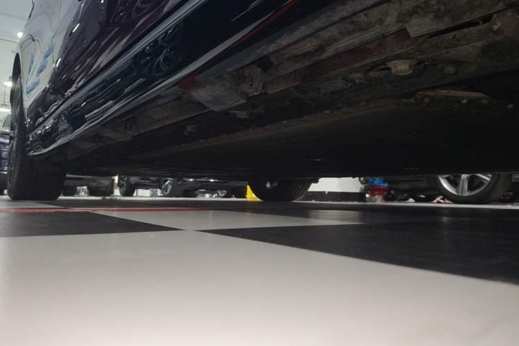 Used Chery Fengyun Fulwin A9L 2025 Model, Four-Wheel Drive High-Energy Peak Edition Right Side Sill