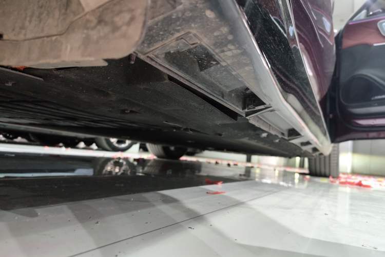 Used Chery Fengyun Fulwin A9L 2025 Model, Four-Wheel Drive High-Energy Peak Edition Right Side Sill