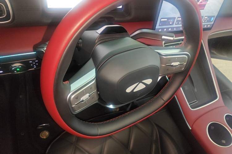Used Chery Fengyun Fulwin A9L 2025 Model, Four-Wheel Drive High-Energy Peak Edition Steering Wheel