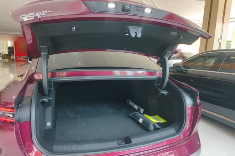 Used Chery Fengyun Fulwin A9L 2025 Model, 260 Ultra-Long Range Prestige Edition Trunk