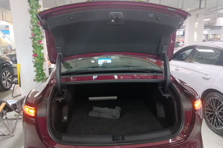 Used Chery Fengyun Fulwin A9L 2025 Model, Four-Wheel Drive High-Energy Peak Edition Trunk