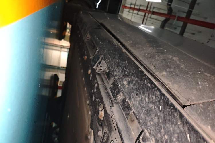 Used Chery Fengyun Fulwin A9L 2025 Model, Four-Wheel Drive High-Energy Peak Edition Chassis Front Right