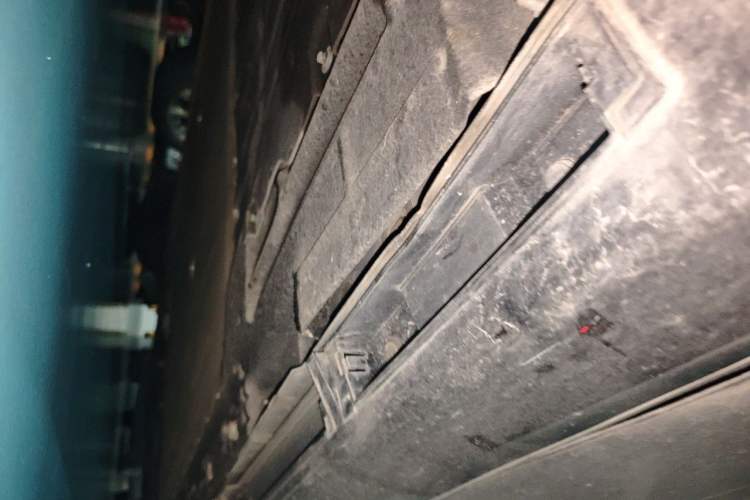 Used Chery Fengyun Fulwin A9L 2025 Model, Four-Wheel Drive High-Energy Peak Edition Chassis Rear Right
