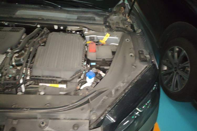 Used Chery Fengyun Fulwin A9L 2025 Model, Four-Wheel Drive High-Energy Peak Edition Engine Bay Left