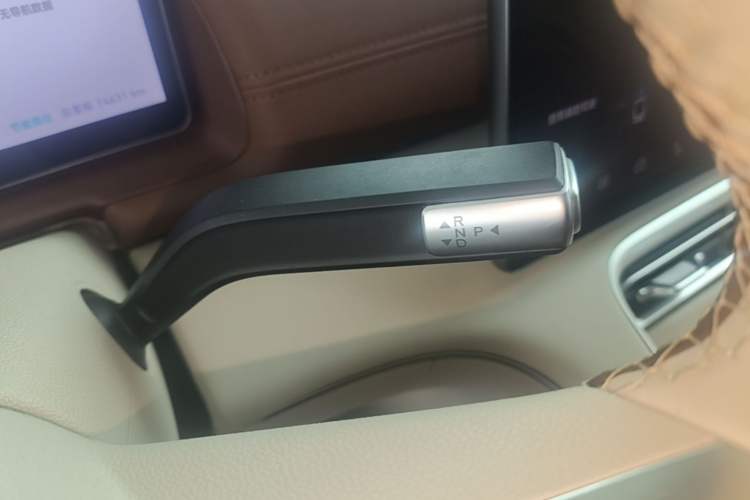 Used Chery Fengyun Fulwin A9L 2025 Model, 260 Ultra-Long Range Prestige Edition Gear Lever