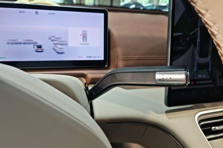 Used Chery Fengyun Fulwin A9L 2025 Model, 260 Ultra-Long Range Prestige Edition Gear Lever