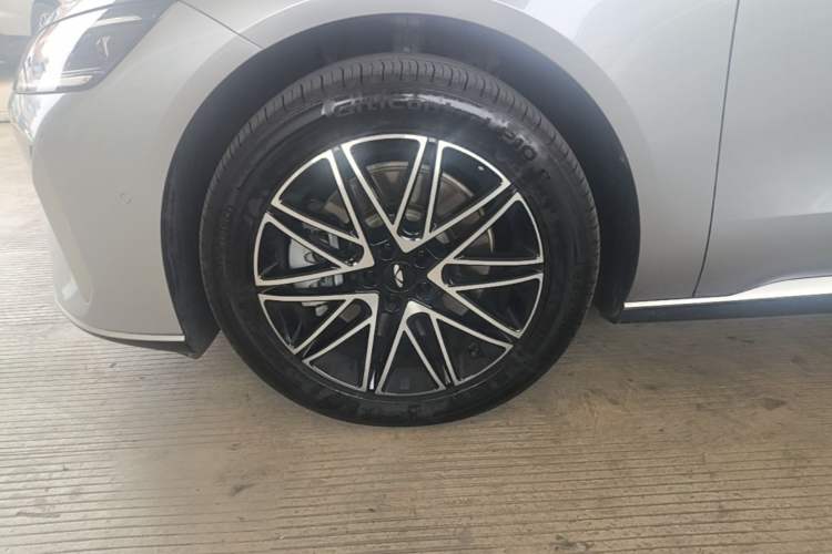 Used Chery Fengyun Fulwin A9L 2025 Model, 260 Ultra-Long Range Prestige Edition Left Front Wheel Hub