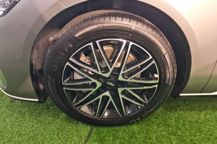 Used Chery Fengyun Fulwin A9L 2025 Model, 260 Ultra-Long Range Prestige Edition Left Front Wheel Hub