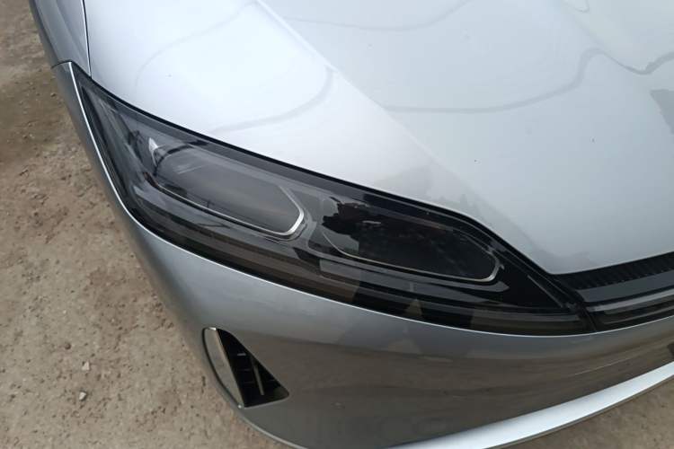 Used Chery Fengyun Fulwin A9L 2025 Model, 260 Boya Luxury Edition Right Front Headlight