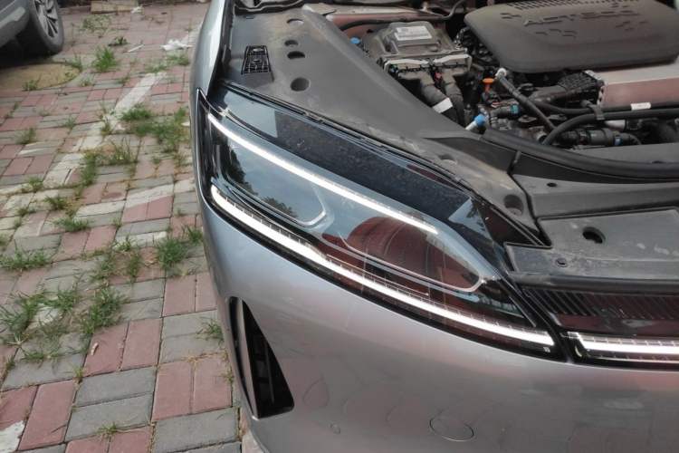 Used Chery Fengyun Fulwin A9L 2025 Model, 260 Ultra-Long Range Prestige Edition Right Front Headlight