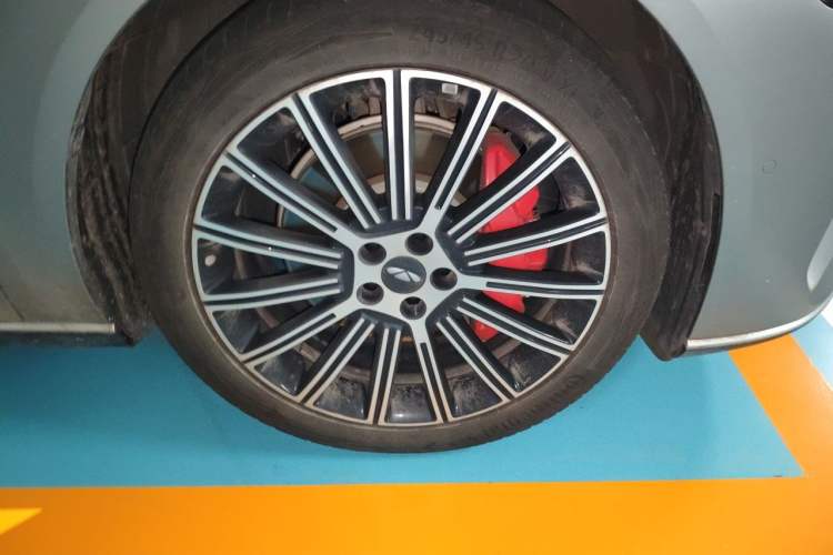 Used Chery Fengyun Fulwin A9L 2025 Model, Four-Wheel Drive High-Energy Peak Edition Right Front Wheel Hub