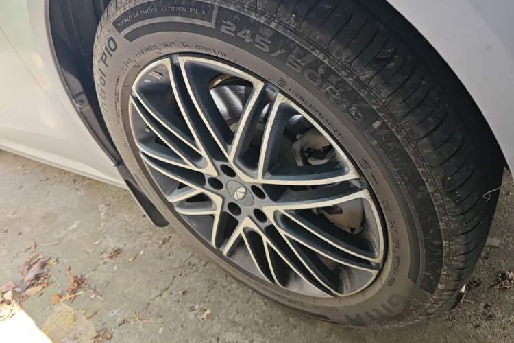 Used Chery Fengyun Fulwin A9L 2025 Model, 260 Ultra-Long Range Prestige Edition Right Front Wheel Hub