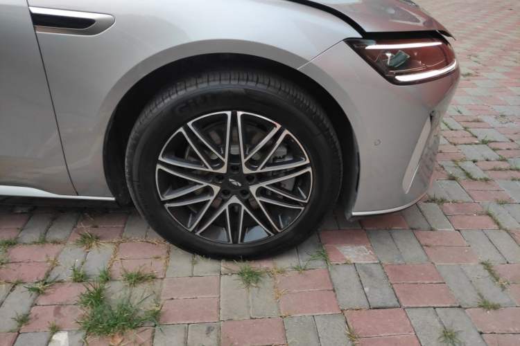 Used Chery Fengyun Fulwin A9L 2025 Model, 260 Ultra-Long Range Prestige Edition Right Front Wheel Hub
