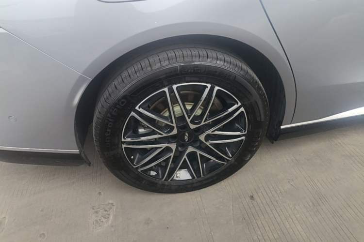 Used Chery Fengyun Fulwin A9L 2025 Model, 260 Ultra-Long Range Prestige Edition Right Rear Wheel Hub