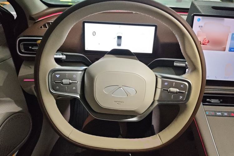 Used Chery Fengyun Fulwin A9L 2025 Model, Four-Wheel Drive High-Energy Peak Edition Steering Wheel
