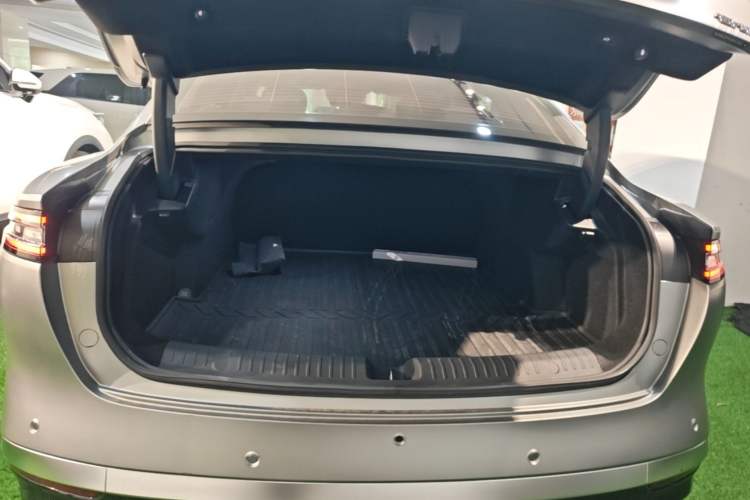 Used Chery Fengyun Fulwin A9L 2025 Model, 260 Ultra-Long Range Prestige Edition Trunk