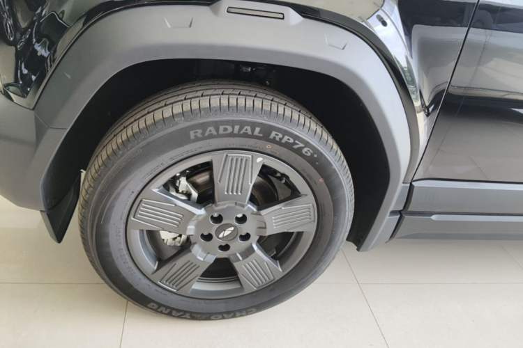 Used Chery Fengyun Fulwin X3 2025 Model 401 Zhi Shang Edition Left Front Wheel Hub