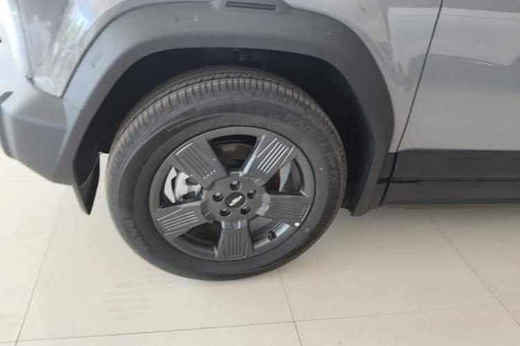 Used Chery Fengyun Fulwin X3 2025 Model 401 Zhi Shang Edition Left Front Wheel Hub
