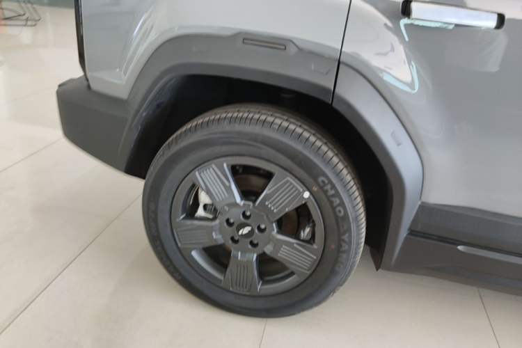 Used Chery Fengyun Fulwin X3 2025 Model 401 Zhi Shang Edition Right Rear Wheel Hub