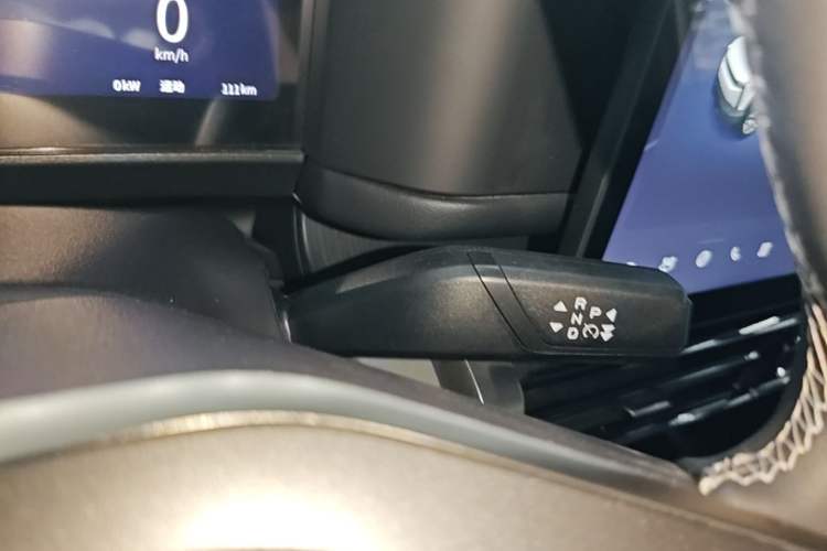 Used Chery Fengyun Fulwin X3 2025 Model 401 Ya Shang Edition Gear Lever