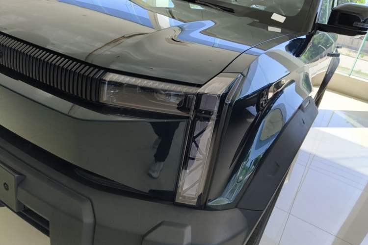 Used Chery Fengyun Fulwin X3 2025 Model 401 Zhi Shang Edition Left Front Headlight