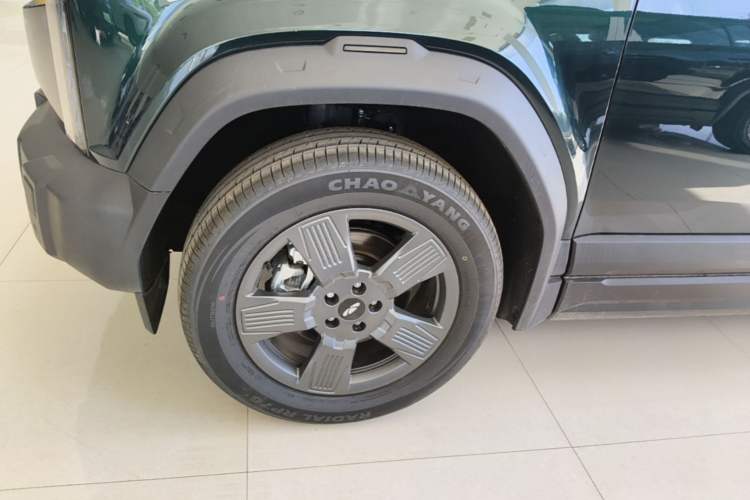 Used Chery Fengyun Fulwin X3 2025 Model 401 Zhi Shang Edition Left Front Wheel Hub