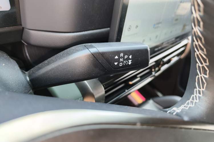 Used Chery Fengyun Fulwin X3 2025 Model 401 Ya Shang Edition Gear Lever