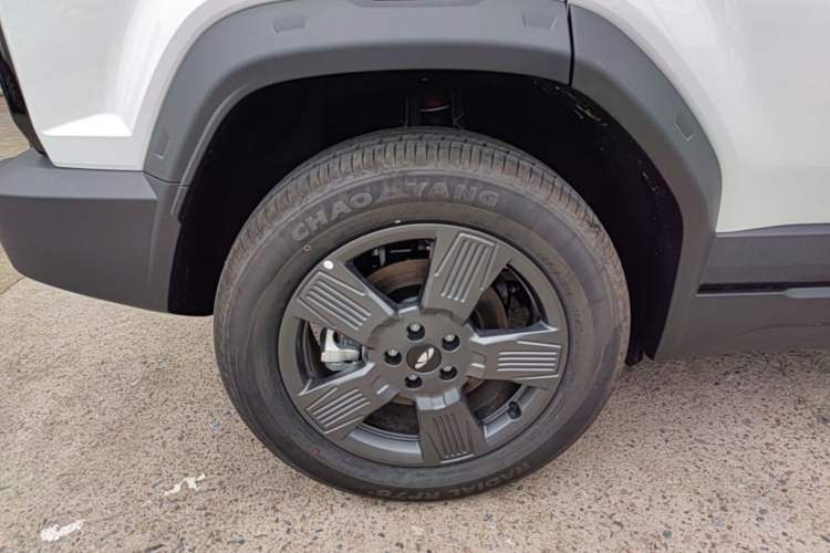 Used Chery Fengyun Fulwin X3 2025 Model 401 Zhi Shang Edition Right Rear Wheel Hub
