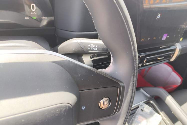Used Chery Fengyun Fulwin X3 Plus 2025 Model 401 Two-Wheel Drive Smart Leading Edition Gear Lever