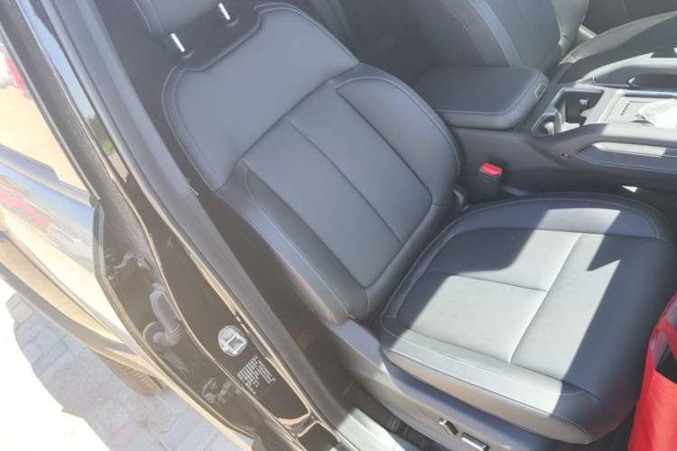 Used Chery Fengyun Fulwin X3 Plus 2025 Model 401 Two-Wheel Drive Smart Leading Edition Right Front Seat