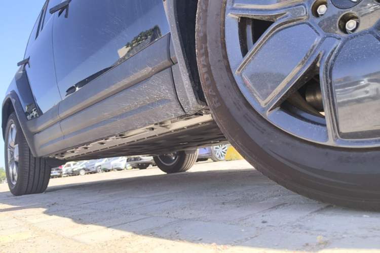 Used Chery Fengyun Fulwin X3 Plus 2025 Model 401 Two-Wheel Drive Smart Leading Edition Right Side Sill