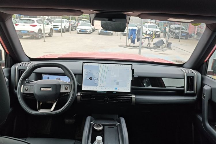 Used Chery Fengyun Fulwin X3 Plus 2025 Model 501 Four-Wheel Drive Smart Leading Edition Center Console