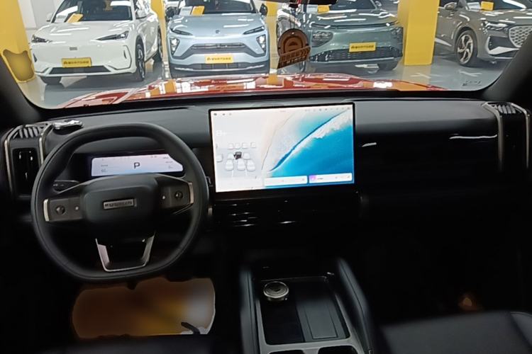 Used Chery Fengyun Fulwin X3 Plus 2025 Model 501 Four-Wheel Drive Smart Leading Edition Center Console