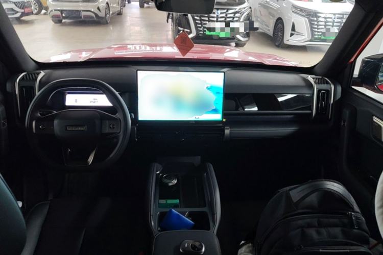 Used Chery Fengyun Fulwin X3 Plus 2025 Model 501 Four-Wheel Drive Smart Leading Edition Center Console