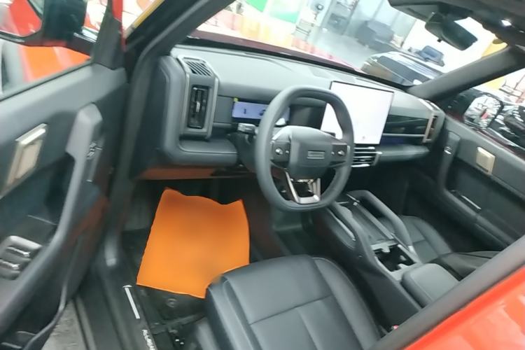 Used Chery Fengyun Fulwin X3 Plus 2025 Model 501 Four-Wheel Drive Smart Leading Edition Driver Seat