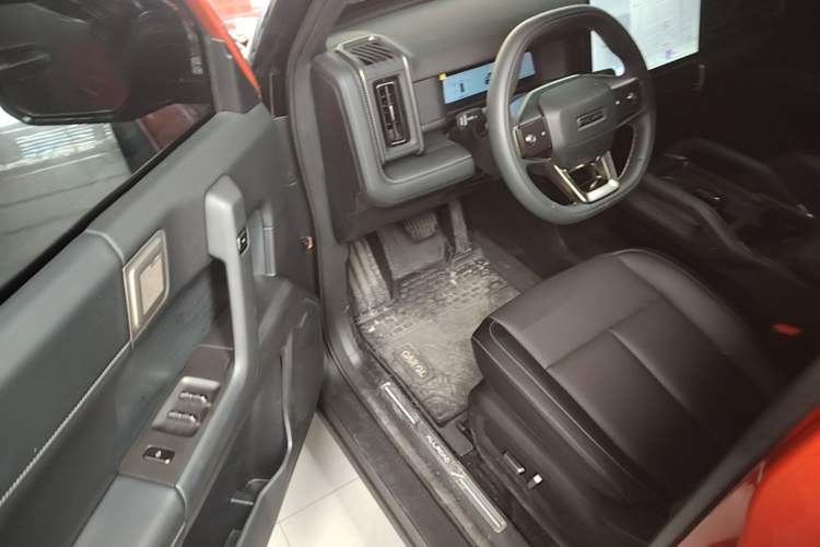 Used Chery Fengyun Fulwin X3 Plus 2025 Model 501 Four-Wheel Drive Smart Leading Edition Driver Seat