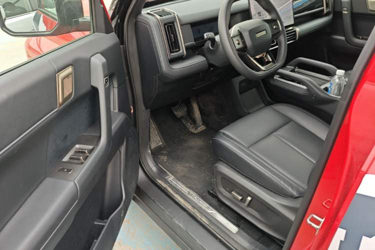 Used Chery Fengyun Fulwin X3 Plus 2025 Model 501 Four-Wheel Drive Smart Leading Edition Driver Seat