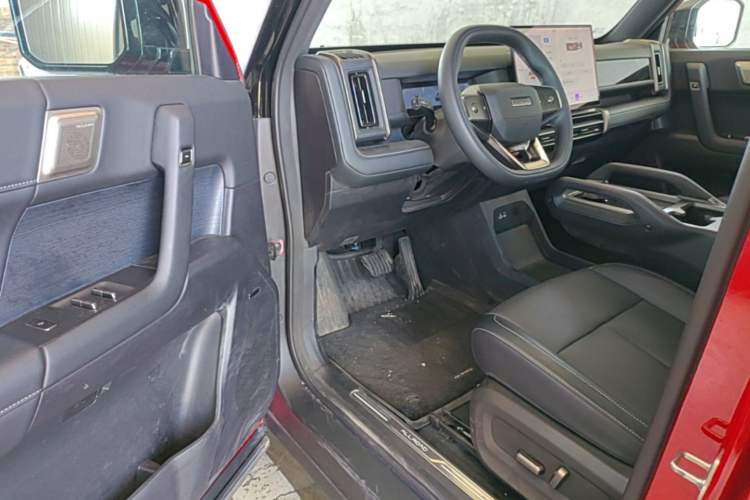 Used Chery Fengyun Fulwin X3 Plus 2025 Model 501 Four-Wheel Drive Smart Leading Edition Driver Seat