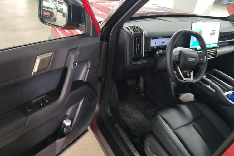 Used Chery Fengyun Fulwin X3 Plus 2025 Model 501 Four-Wheel Drive Smart Leading Edition Driver Seat