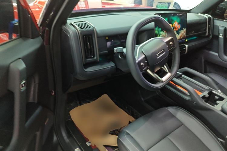 Used Chery Fengyun Fulwin X3 Plus 2025 Model 501 Four-Wheel Drive Smart Leading Edition Driver Seat