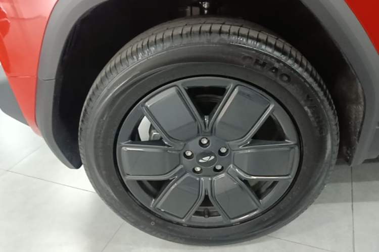 Used Chery Fengyun Fulwin X3 Plus 2025 Model 501 Four-Wheel Drive Smart Leading Edition Exterior 4